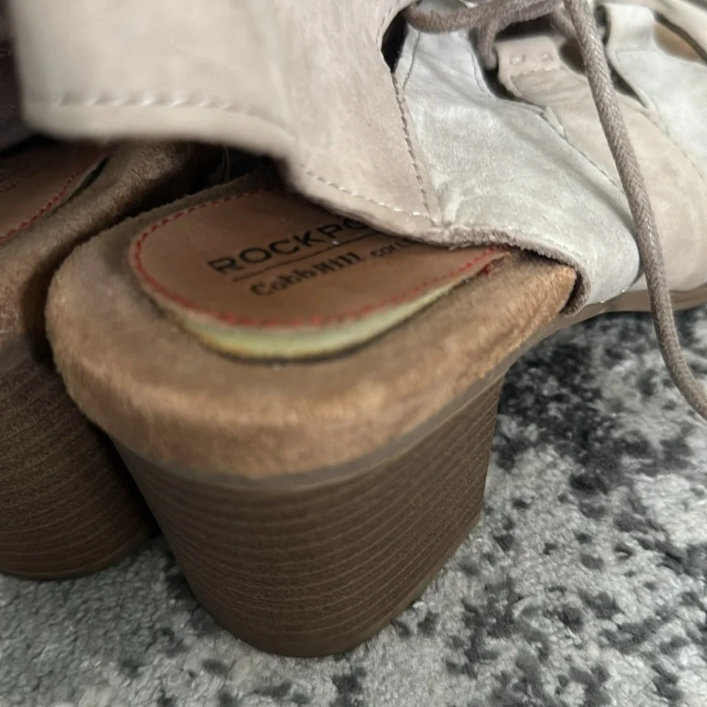 Rockport lace up casual block heels  in beige earth tones